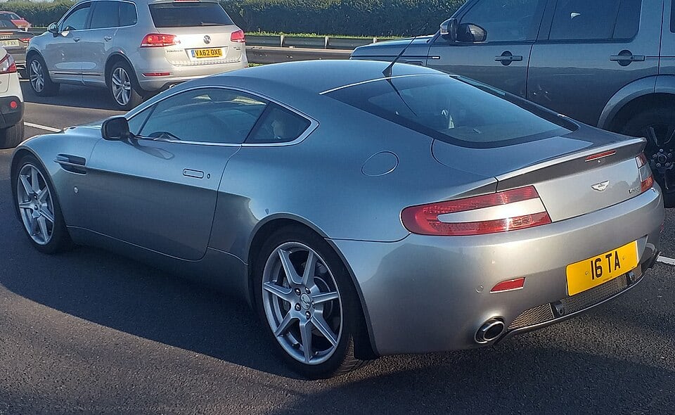 4.3 i V8 32V