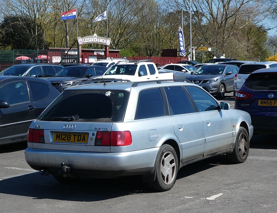 Audi A6 Avant (4A/C4)