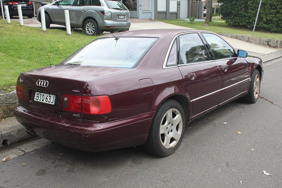 Audi A8 (D2/4D) · Mallipäivitys 1998