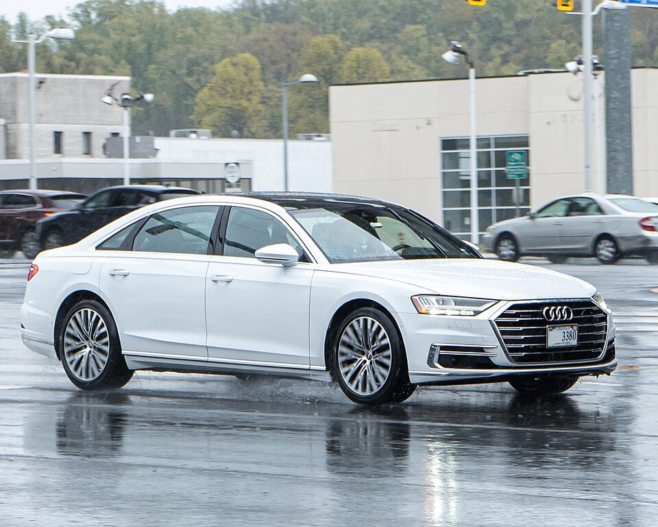Audi A8 (D5)