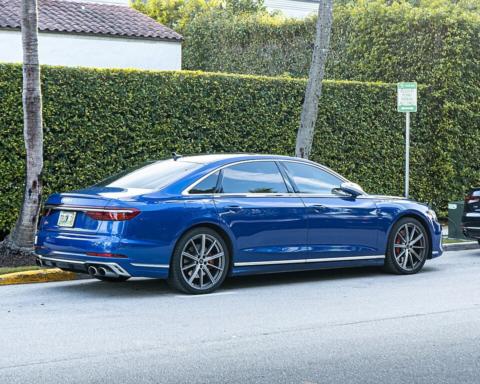 Audi S8 (D5)