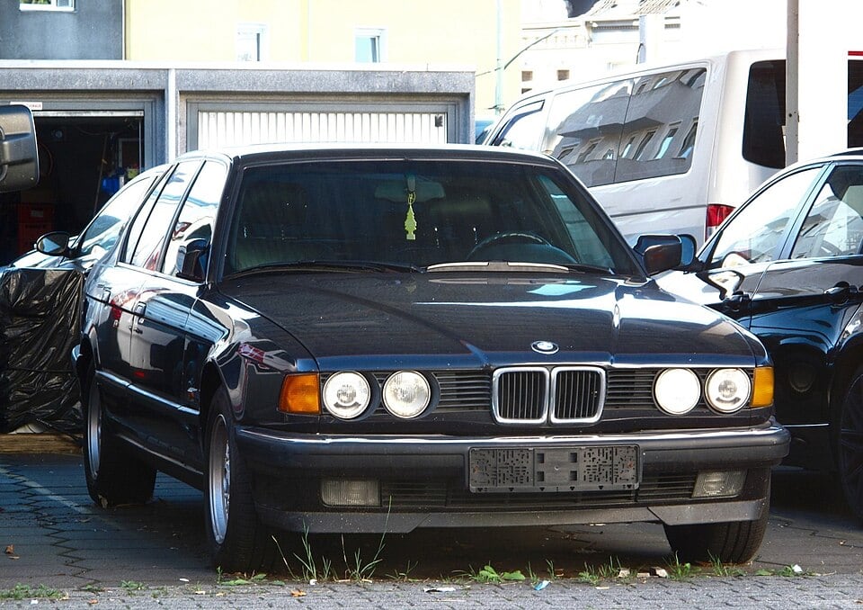BMW 7 Series (E32) · Facelift 1992
