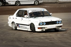M5 (E28)