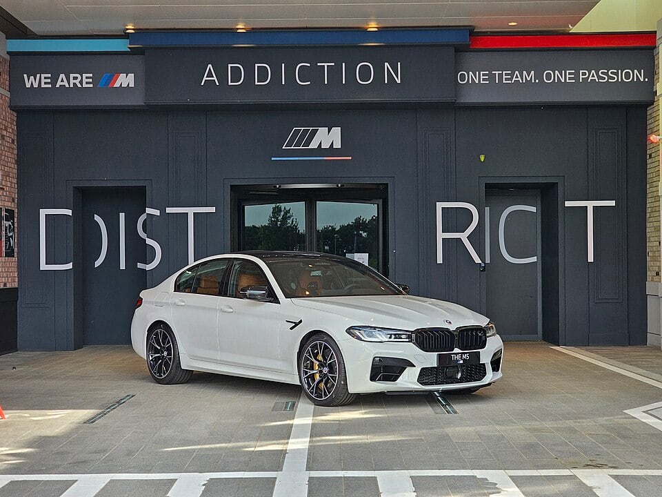 4.4 V8