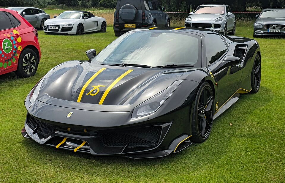 3.9 V8