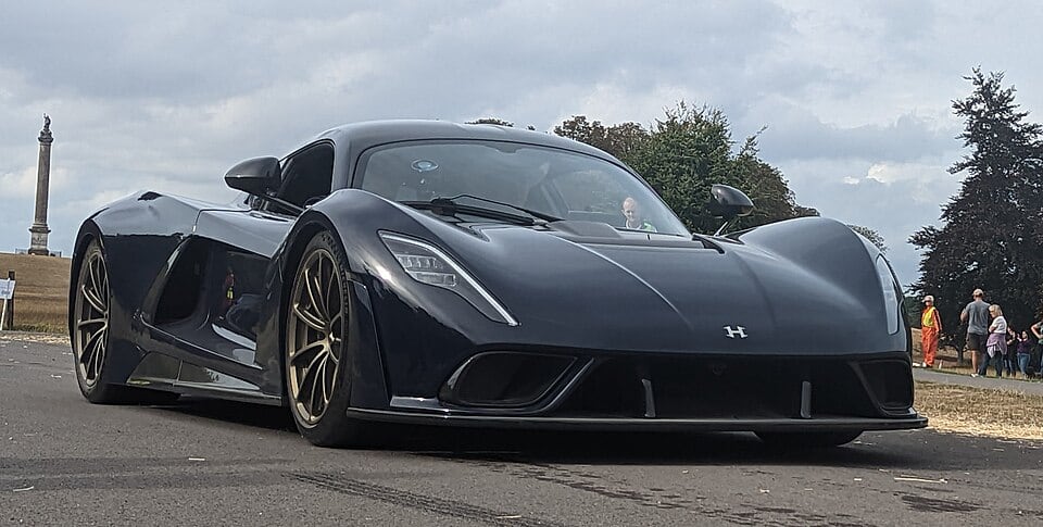 6.6 V8