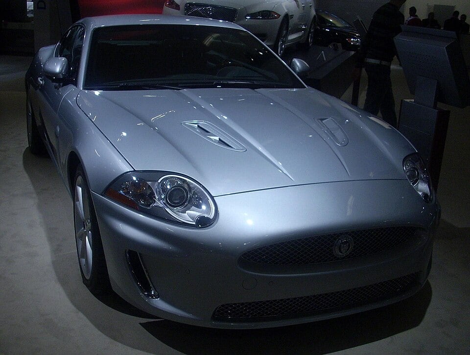 R 4.2 V8