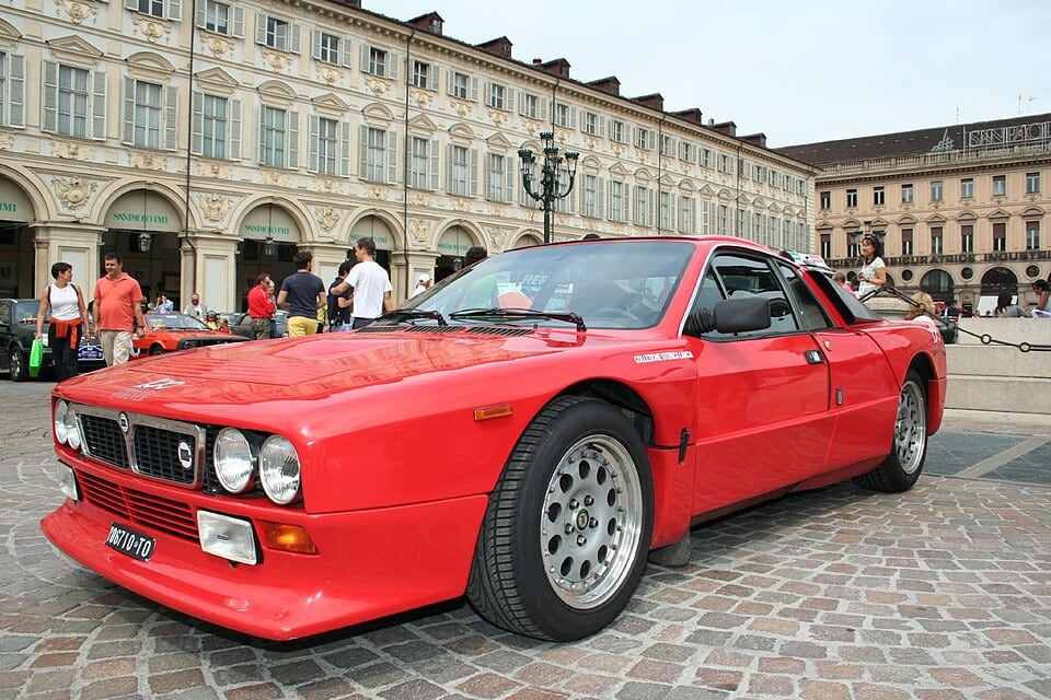 Lancia Rally 037 Stradale