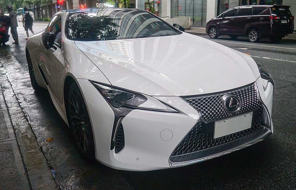 500 V8