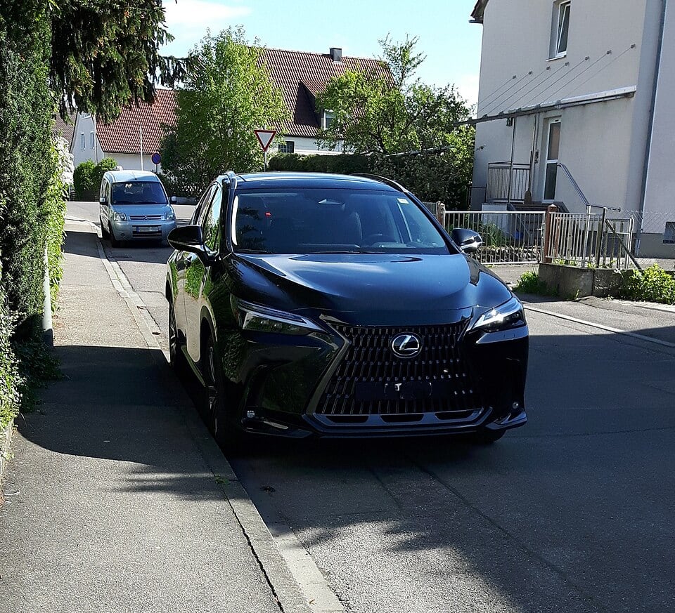 Lexus NX II (AZ20)