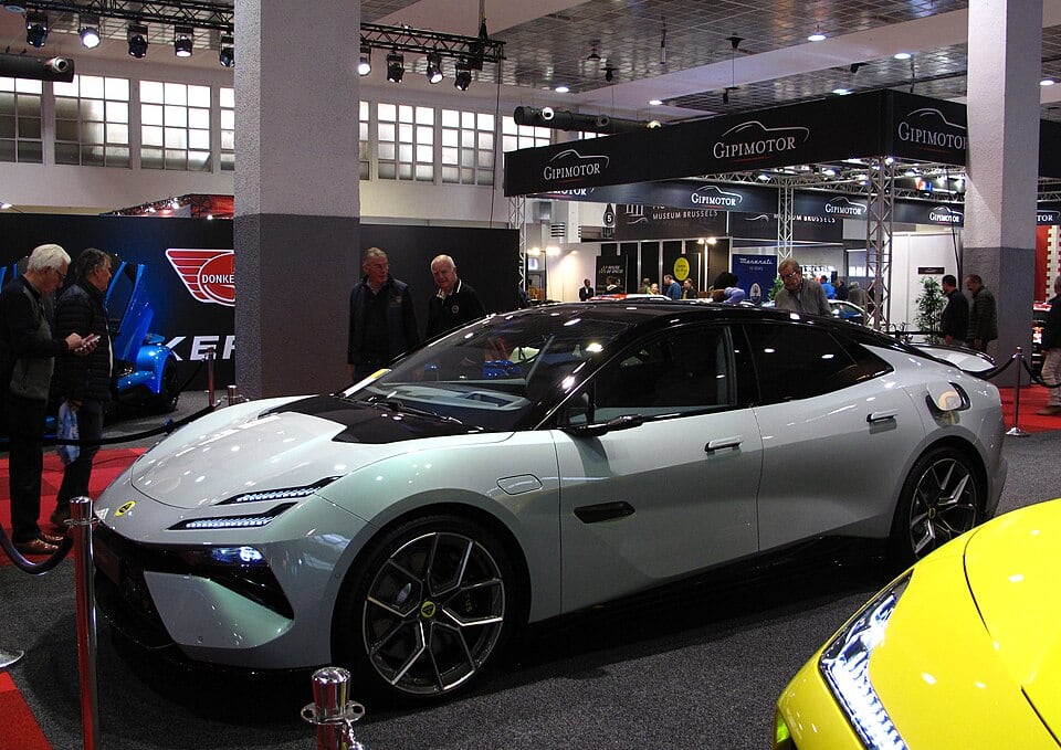 R 102 kWh