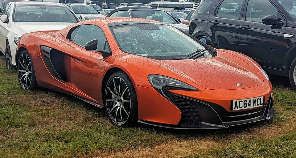 3.8 V8