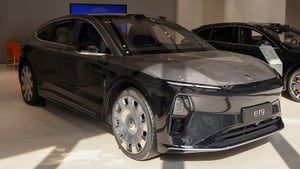ET9
